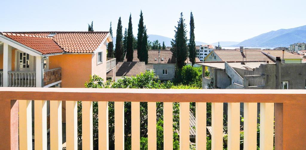 Apartments Mira Tivat Exterior foto