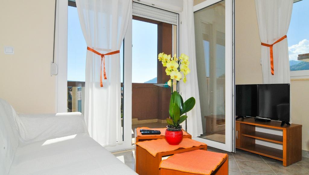 Apartments Mira Tivat Exterior foto