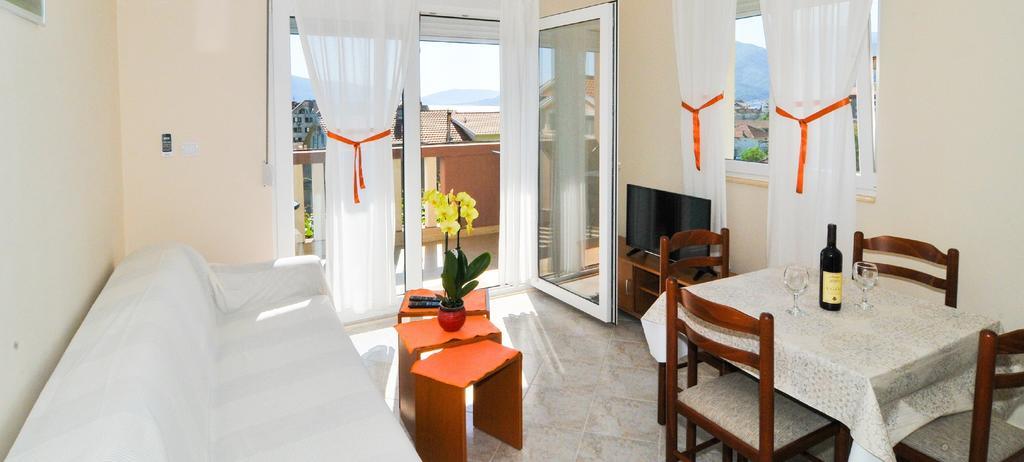 Apartments Mira Tivat Exterior foto