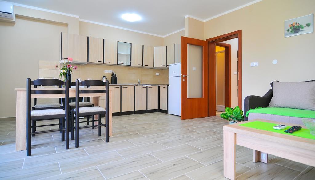 Apartments Mira Tivat Exterior foto