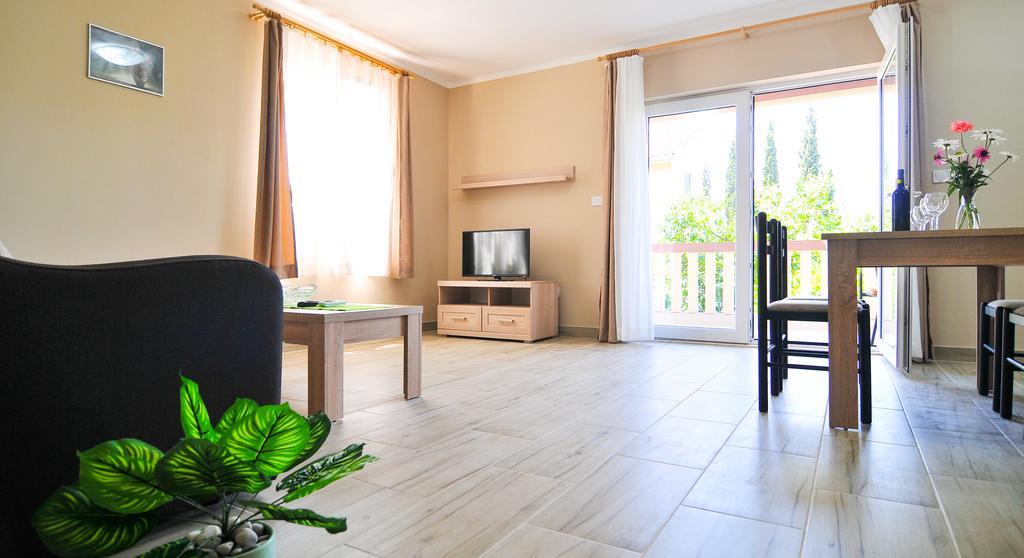 Apartments Mira Tivat Exterior foto